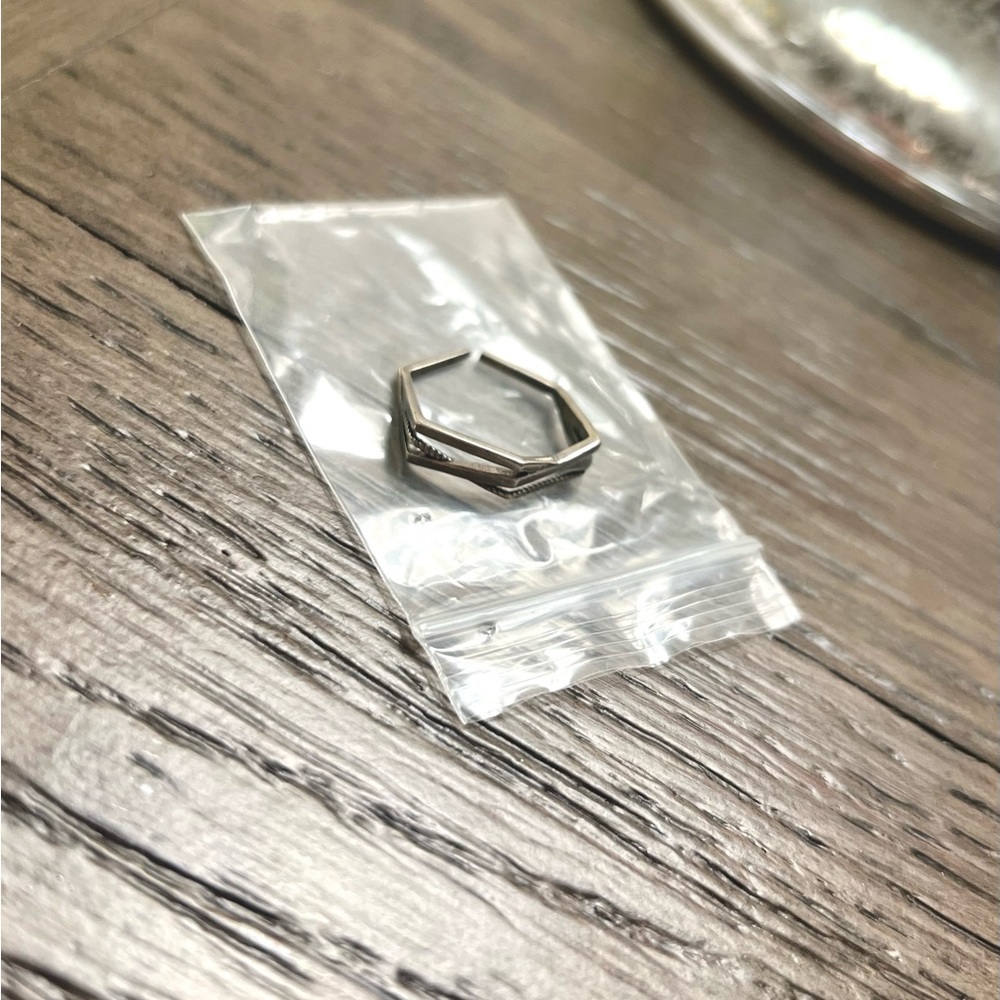 Ring - Picture 2 of 2